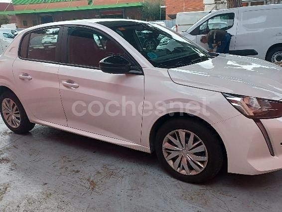 Usado Peugeot 208 Active 100 CV (73 kW) 2021 Blanco Utilitario