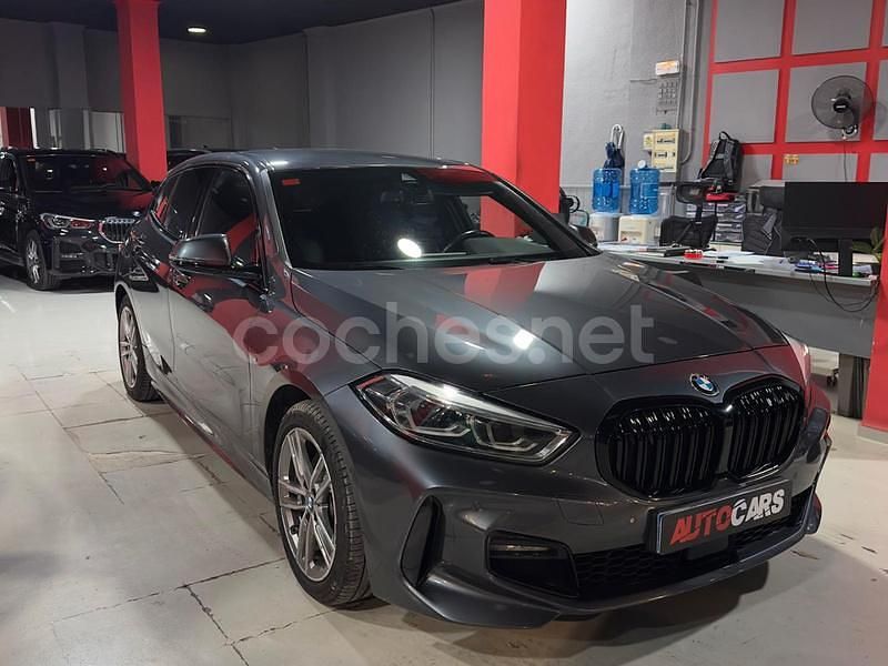 Usado BMW 118 150 CV (110 kW) 2021 Gris / plata Utilitario