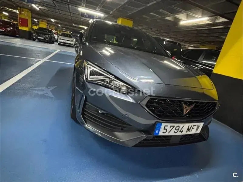 Usado Cupra Leon 150 CV (110 kW) 2023 Azul Berlina