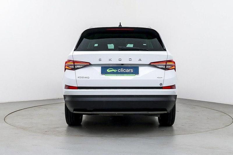 Usado Skoda Kodiaq Ambition 150 CV (110 kW) 2022 Blanco SUV