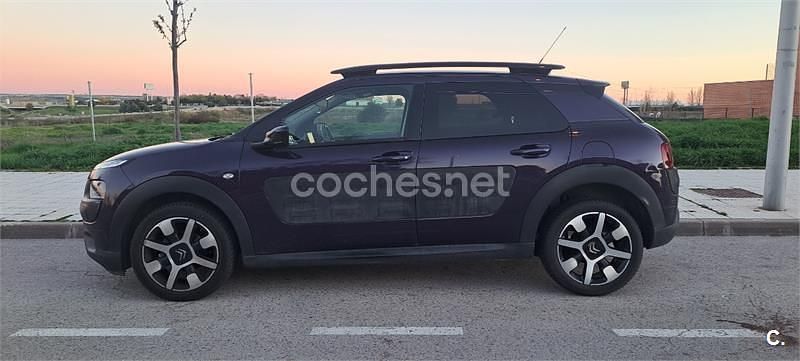 Usado Citroën C4 Feel 82 CV (60 kW) 2016 Violeta / lila Berlina