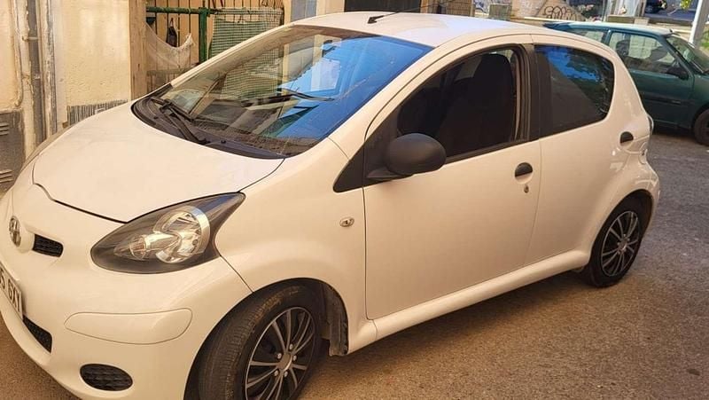 Blanco Usado 2010 Toyota Aygo Style Utilitario | 2950 € (Precio justo) - Imagen 1/4