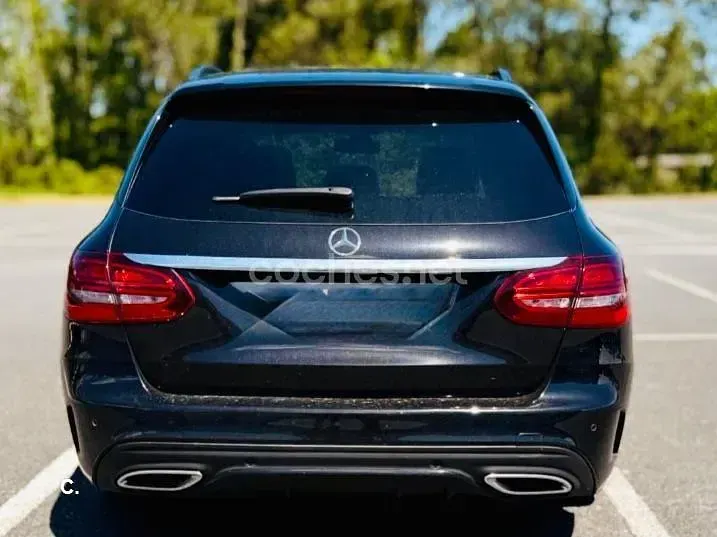 Usado Mercedes C220 170 CV (125 kW) 2019 Negro Familiar