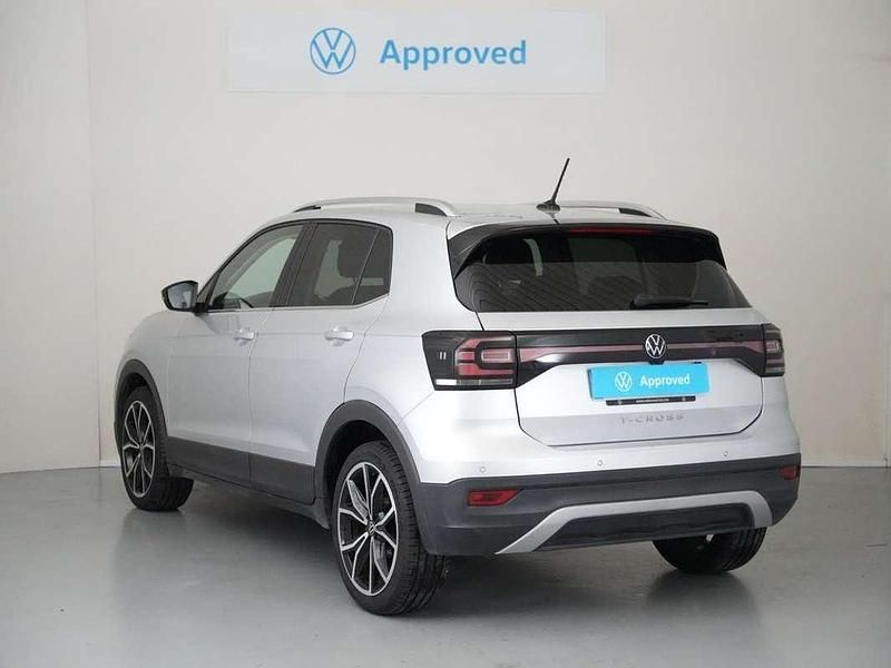 Usado VW T-Cross Sport 110 CV (80 kW) 2023 Gris SUV