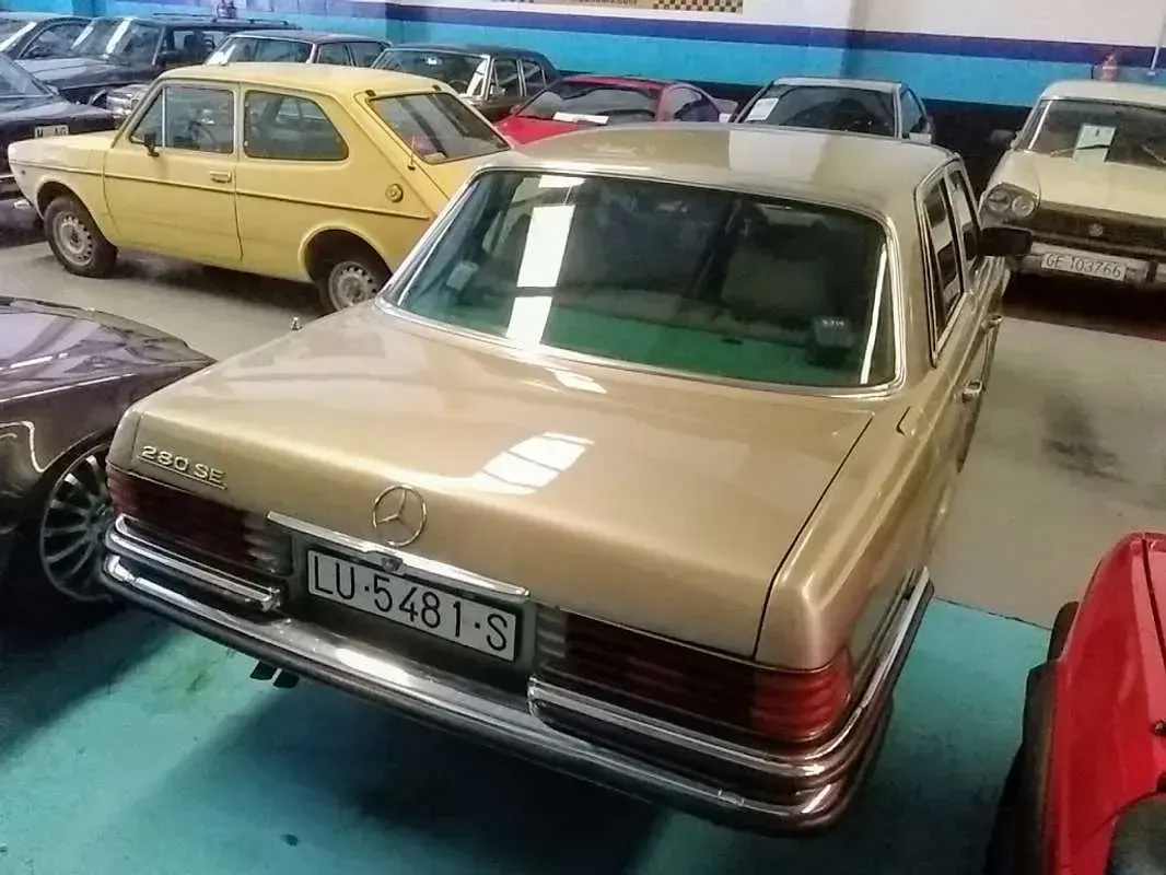 Usado Mercedes 280 SE 185 CV (136 kW) 1980 Verde Berlina