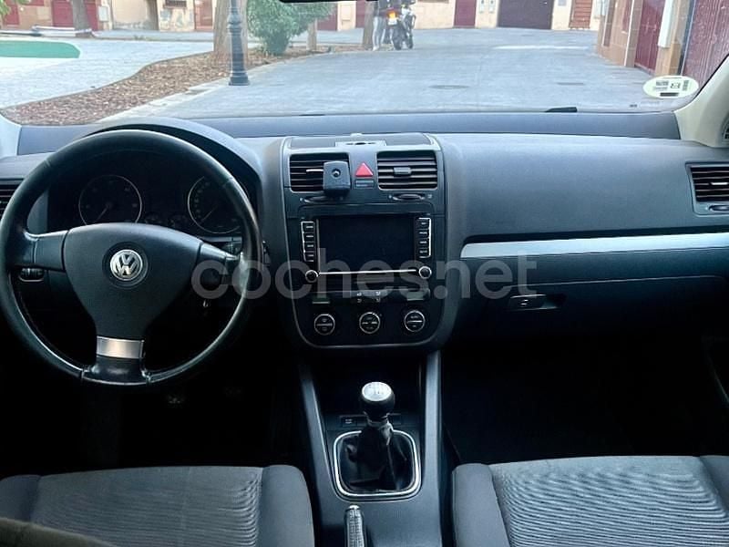 Usado VW Golf V Highline 105 HP (77 kW) 2007 Preto Sedan