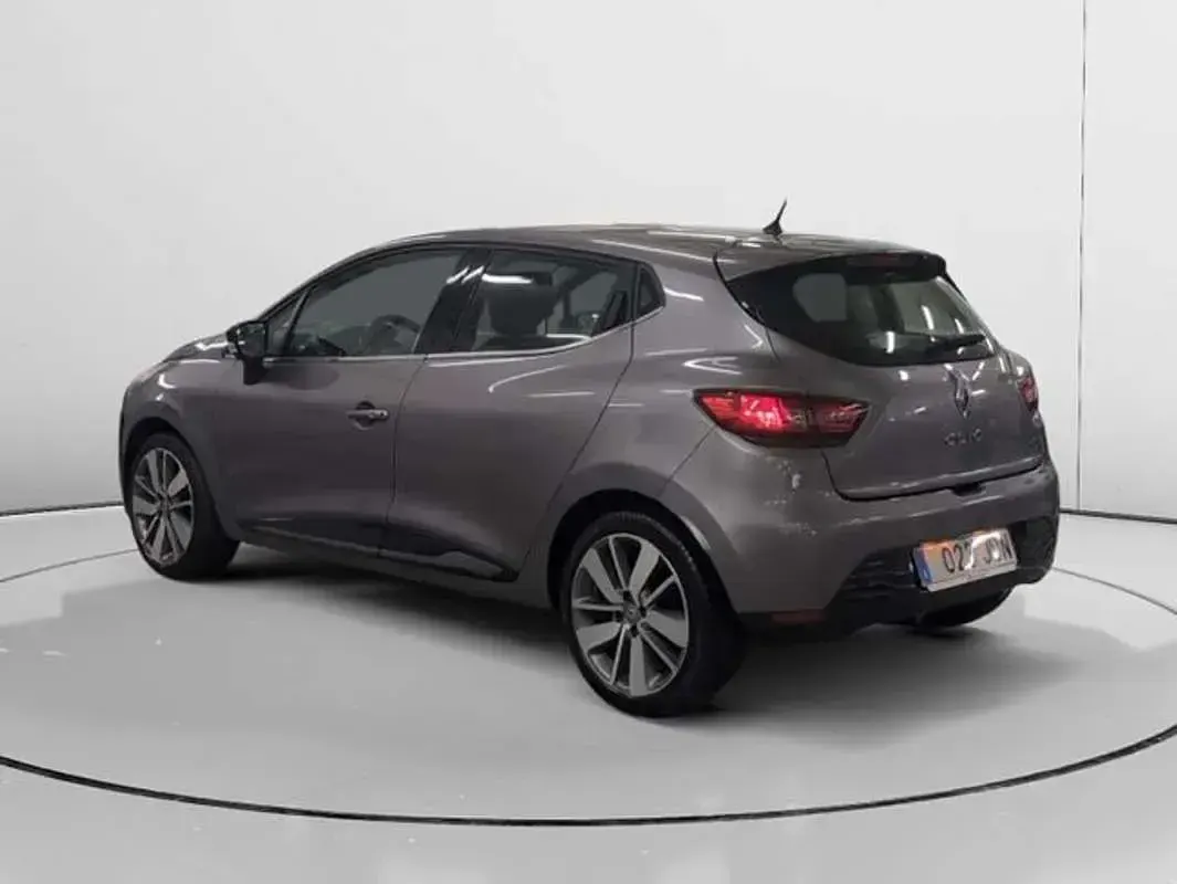 Usado Renault Clio IV 90 CV (66 kW) 2015 Gris Utilitario