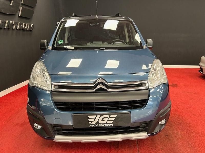 Usado Citroën Berlingo XTR 120 CV (88 kW) 2017 Azul Monovolumen