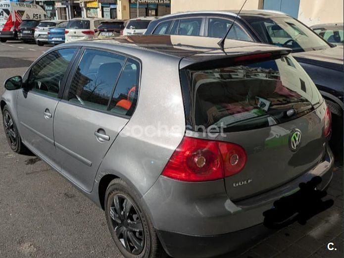 Usado VW Golf V Trendline 102 CV (75 kW) 2008 Gris / plata Familiar