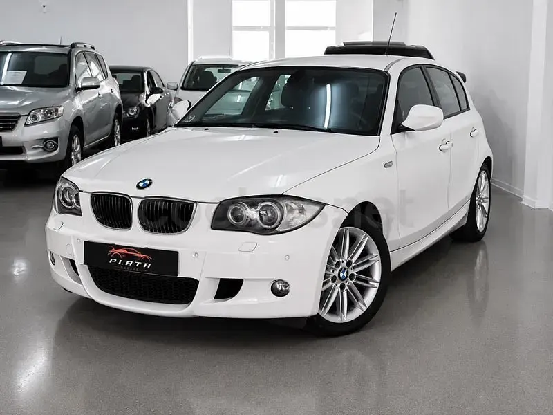 Usado BMW 118 Sport Line 143 CV (105 kW) 2011 Blanco Utilitario