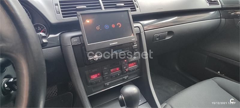 Begagnad Audi A4 130 HK (95 kW) 2004 Grå Sedan