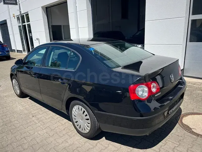 Usado VW Passat Advance 140 CV (102 kW) 2007 Negro Berlina