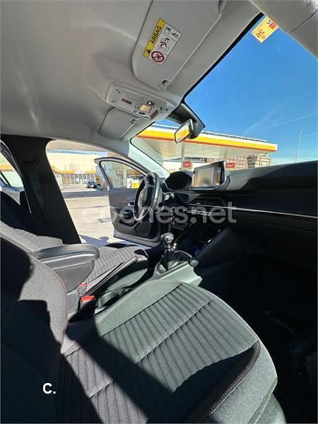 Usado Peugeot 208 Active 100 CV (73 kW) 2020 Gris / plata Utilitario