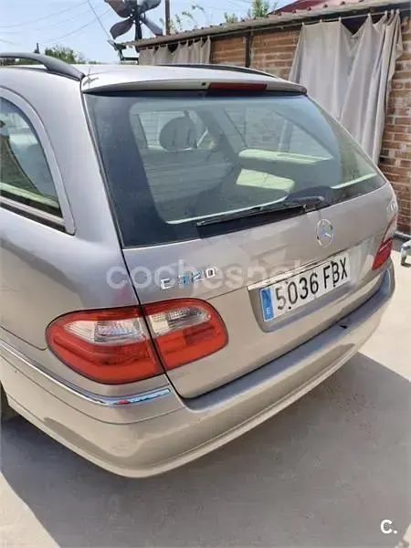 Usado Mercedes E320 Elegance 224 CV (164 kW) 2006 Gris / plata Familiar