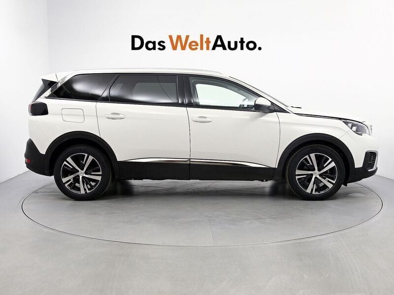 Usado Peugeot 5008 Allure 131 CV (96 kW) 2020 Blanco Monovolumen