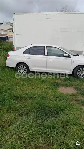 Usado Seat Toledo Ecomotive 105 CV (77 kW) 2013 Blanco Utilitario