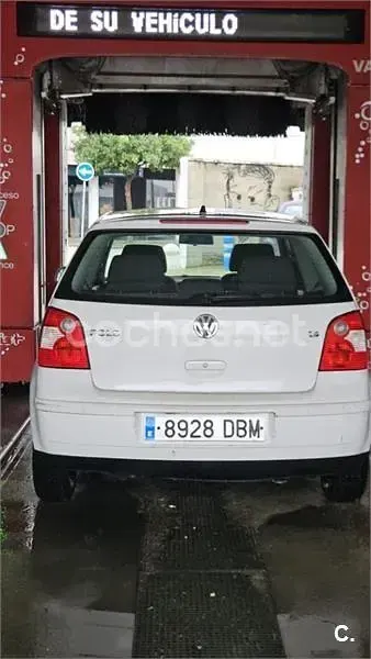 Usado VW Polo Trendline 75 CV (55 kW) 2004 Blanco Utilitario