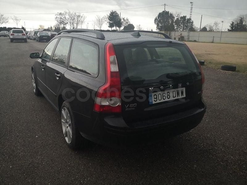 Usado Volvo V50 Summum 170 CV (125 kW) 2006 Negro Familiar