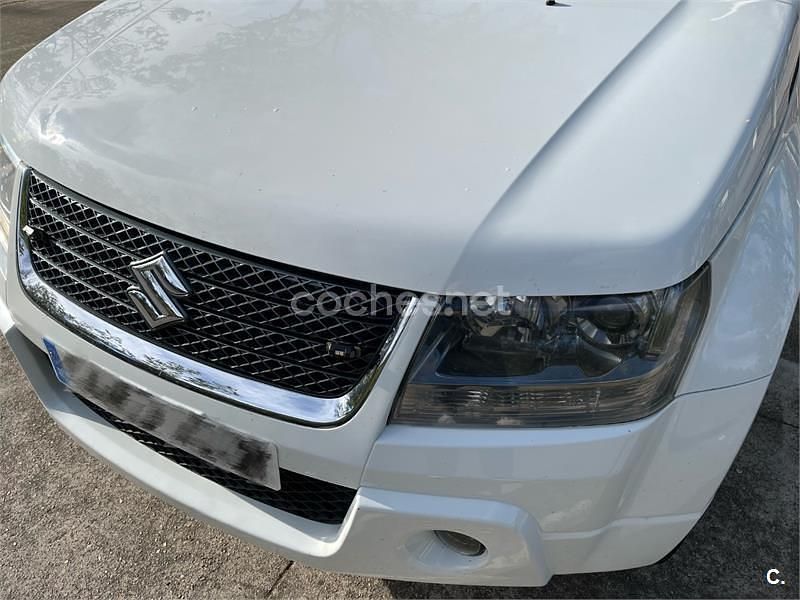 Usado Suzuki Grand Vitara 129 CV (94 kW) 2011 Blanco SUV