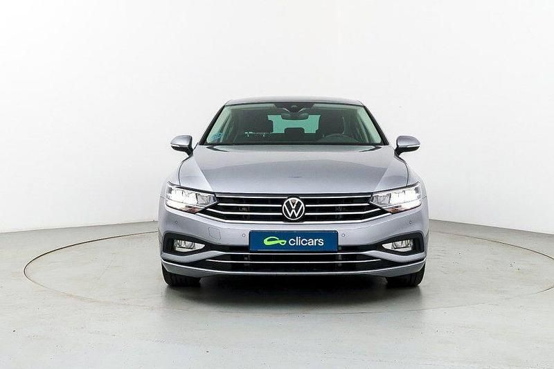 Usado VW Passat Executive 150 CV (110 kW) 2021 Gris Berlina