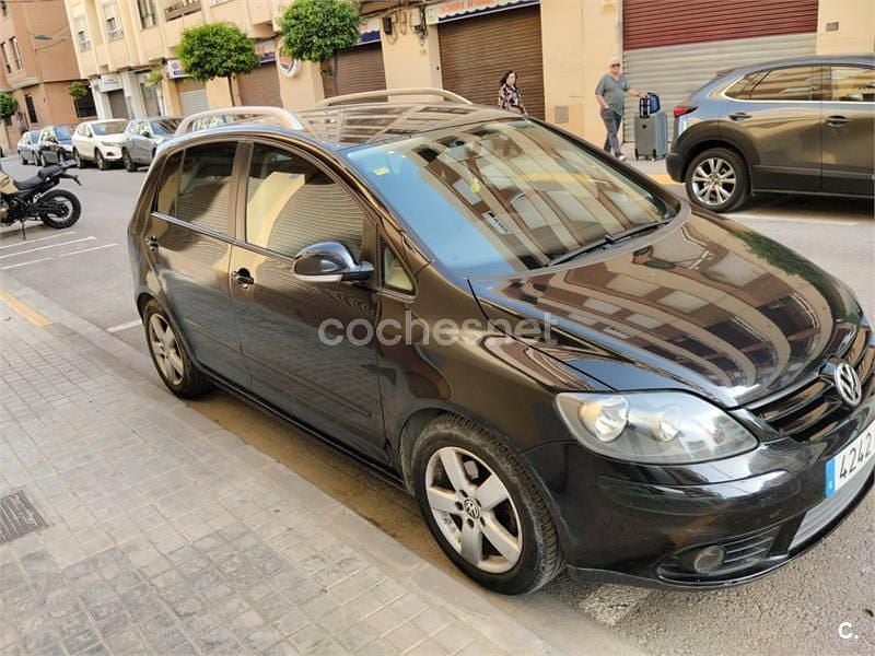 Usado VW Golf Plus Cross Highline 105 CV (77 kW) 2007 Negro Monovolumen