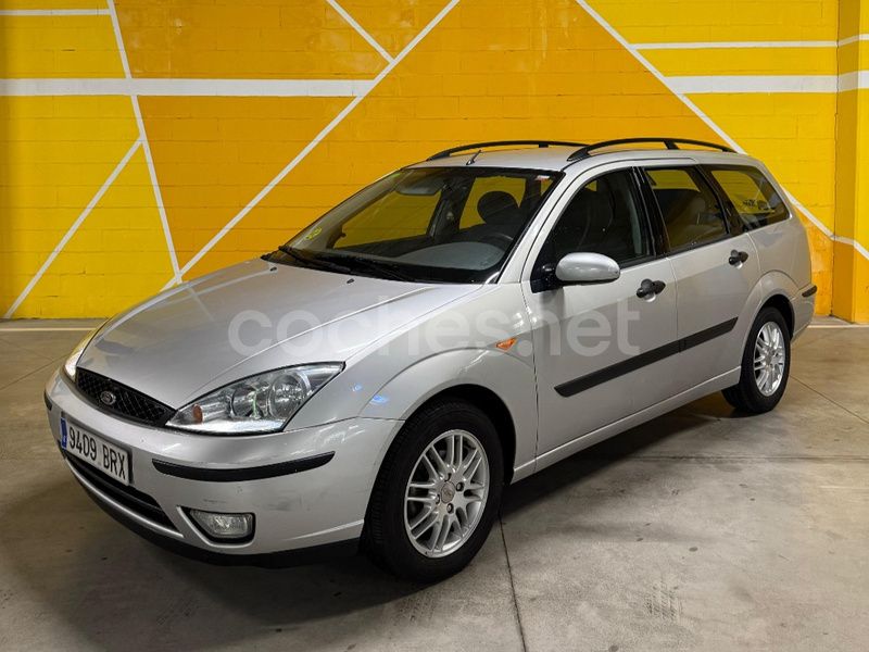 Gris / plata Usado 2001 Ford Focus Trend Berlina | 2999 € (Un poco caro) - Imagen 1/4