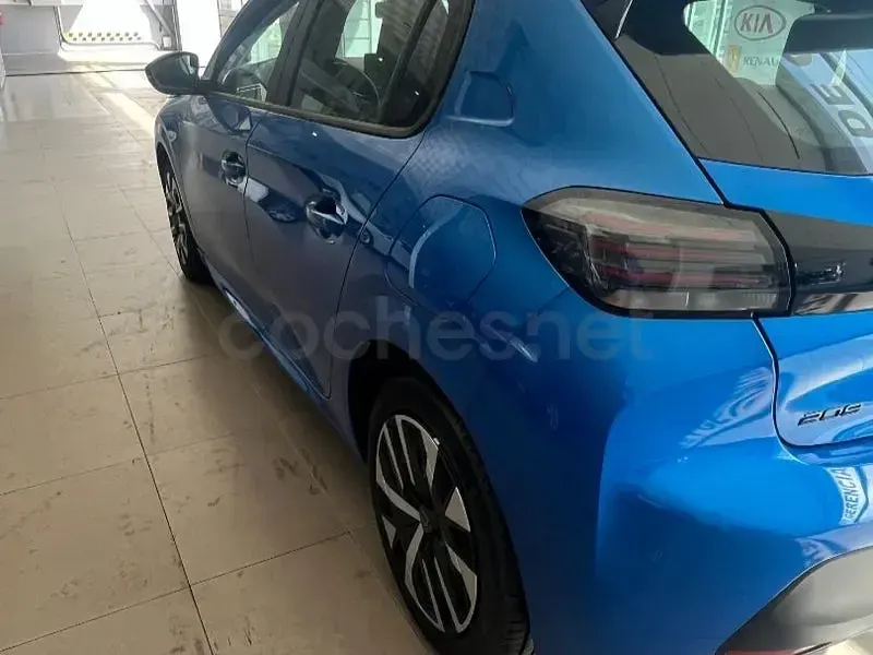Usado Peugeot 208 Active 100 CV (73 kW) 2024 Azul Utilitario