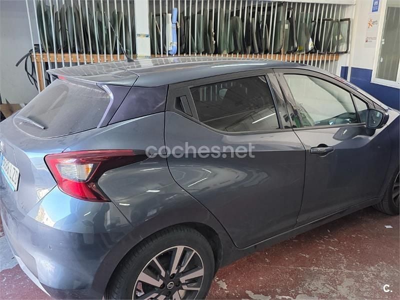Usado Nissan Micra N-Connecta 90 CV (66 kW) 2018 Gris / plata Utilitario
