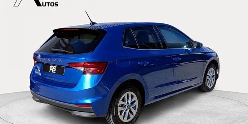 Usado Skoda Fabia Selection 116 CV (85 kW) 2025 Azul Utilitario