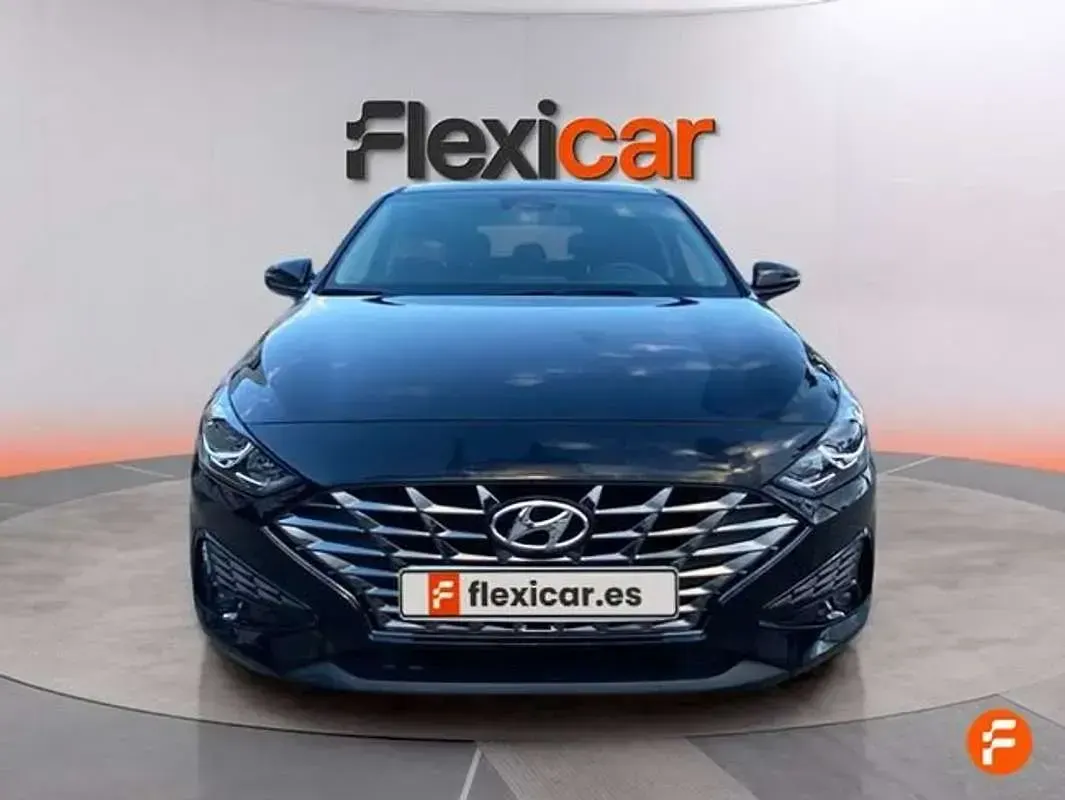 Usado Hyundai i30 110 CV (80 kW) 2024 Negro Utilitario
