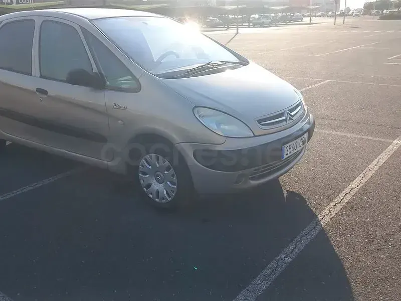 Usado Citroën Xsara Picasso 90 CV (66 kW) 2004 Beige Monovolumen