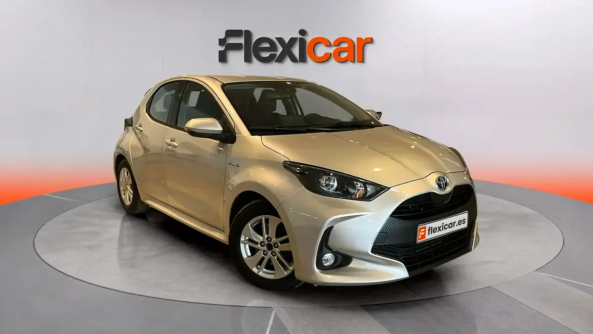 Usado Toyota Yaris Hybrid Business Edition 116 CV (85 kW) 2021 Berlina