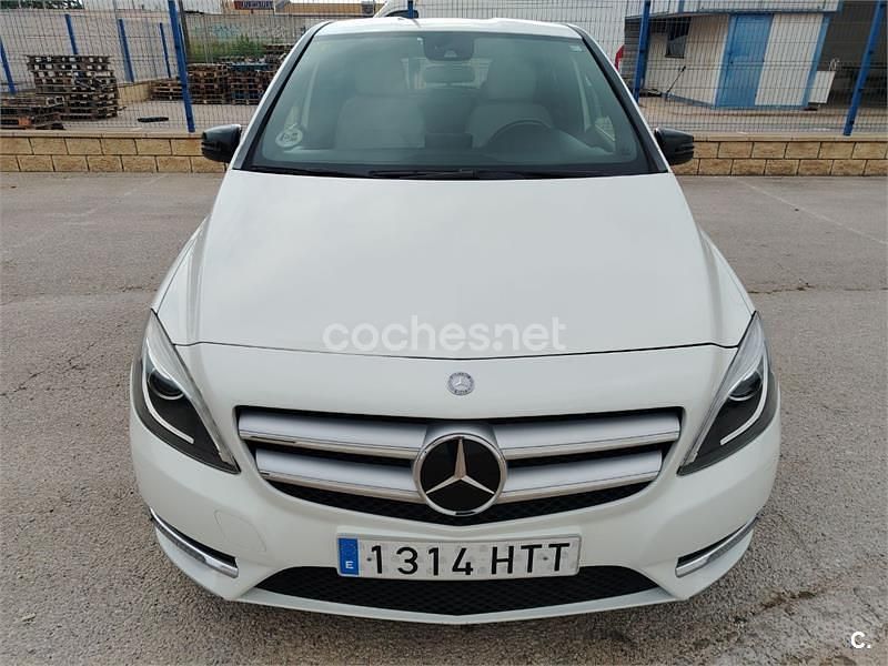 Usado Mercedes B180 109 CV (80 kW) 2013 Blanco Monovolumen