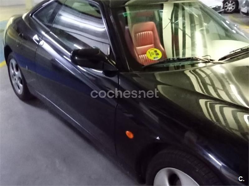 Negro Usado 2002 Alfa Romeo GTV Coupe | 5200 € - Imagen 1/4