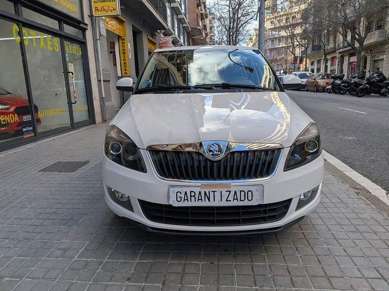 Usado Skoda Fabia 69 HP (50 kW) 2014 Branco Sedan