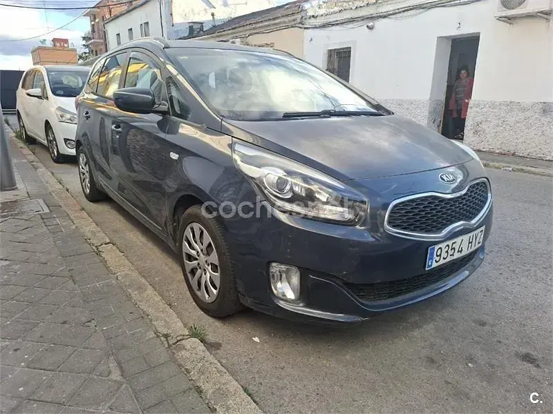 Używany Kia Carens 135 KM (99 kW) 2014 Niebieski Minivan