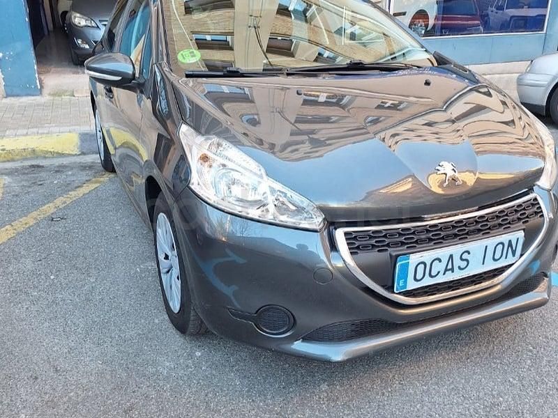 Usado Peugeot 208 Access 82 CV (60 kW) 2014 Gris / plata Utilitario