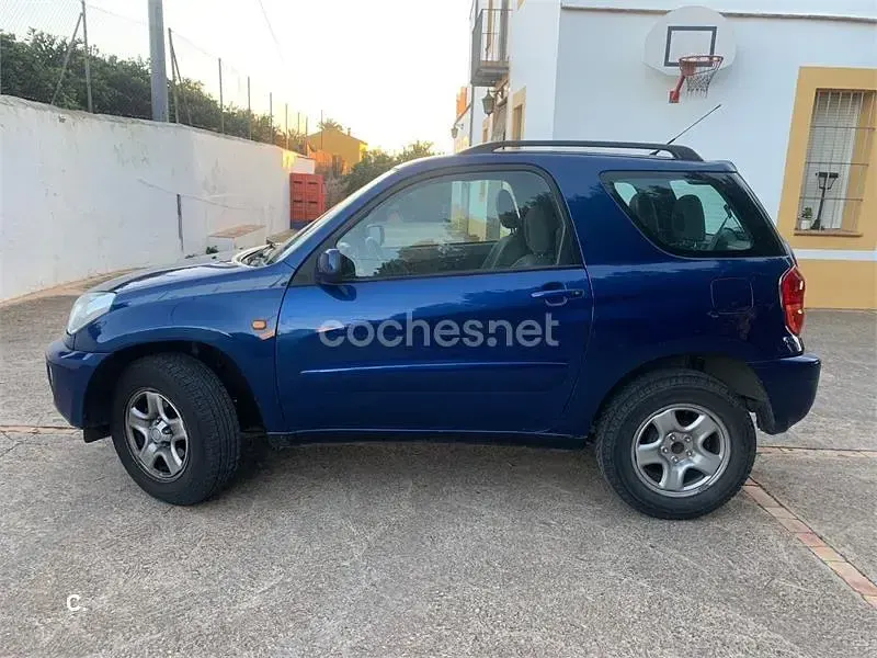 Usado Toyota RAV4 129 CV (94 kW) 2000 Azul Familiar