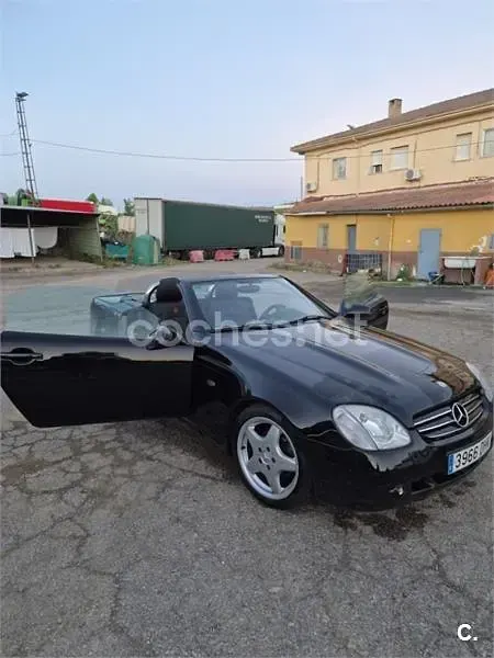Usado Mercedes SLK230 193 CV (141 kW) 1997 Negro Descapotable