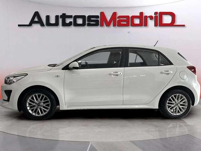 Usado Kia Rio 84 CV (61 kW) 2023 Blanco Utilitario