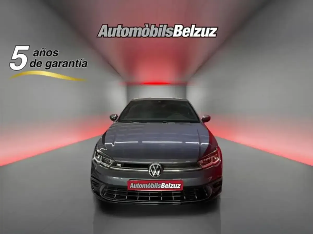 Usado VW Polo R-line 95 CV (69 kW) 2023 Gris Utilitario