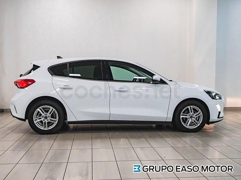 Usado Ford Focus Trend 120 CV (88 kW) 2022 Blanco Berlina