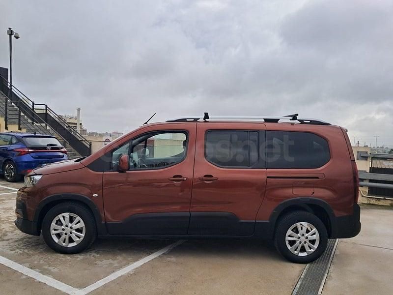 Usado Peugeot Rifter Allure 130 CV (95 kW) 2021 Granate Monovolumen