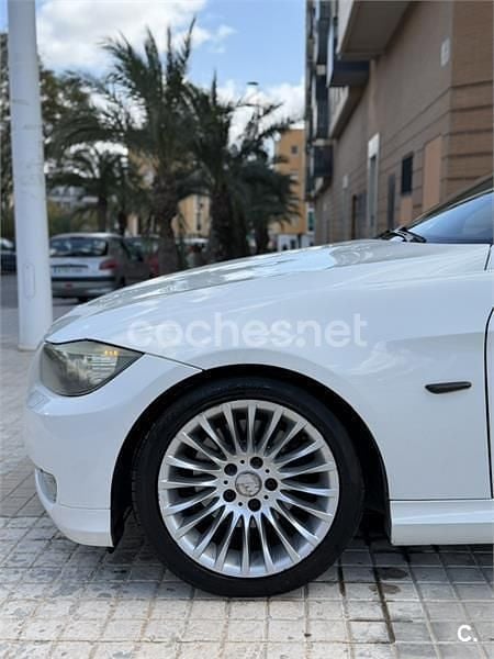 Usado BMW 318 143 CV (105 kW) 2009 Blanco Familiar
