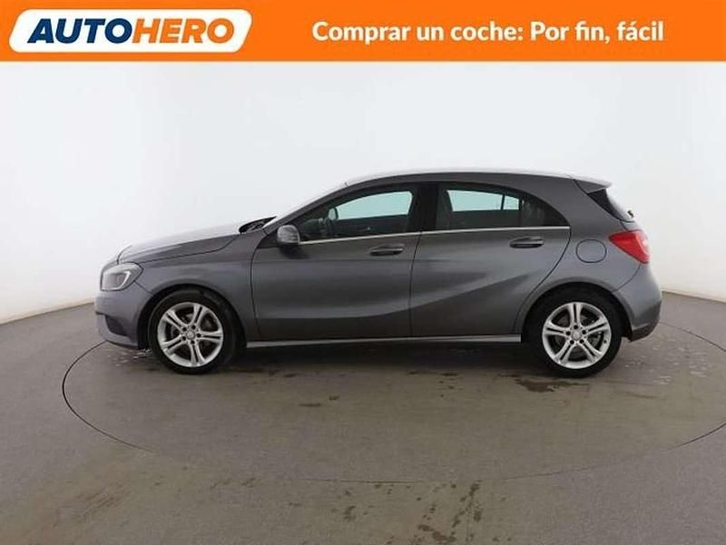 Usado Mercedes A180 Urban 110 CV (80 kW) 2013 Gris Berlina