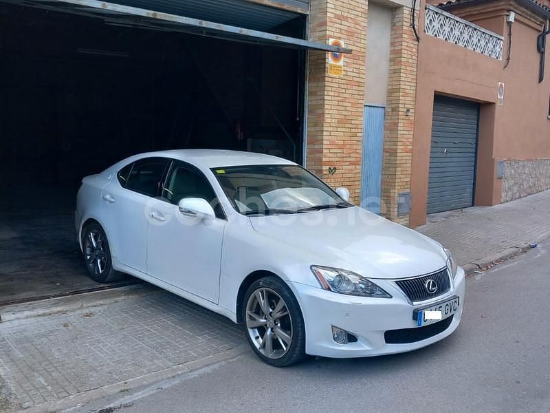 Blanco Usado 2010 Lexus IS220d Sport Line Berlina | 9300 € (Precio justo) - Imagen 1/4