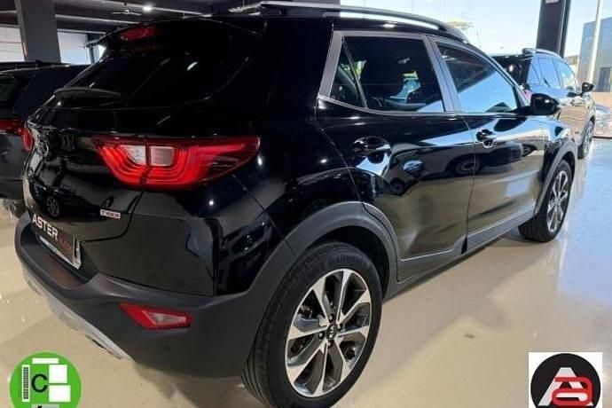 Usado Kia Stonic 100 CV (73 kW) 2019 SUV