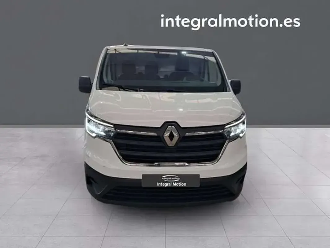 Usado Renault Trafic 131 CV (96 kW) 2023 Blanco Monovolumen