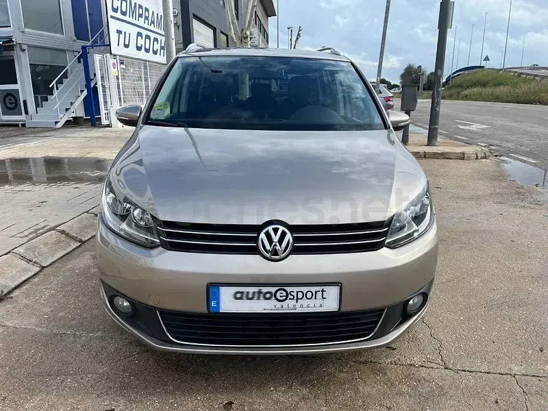 Usado VW Touran Advance 105 CV (77 kW) 2015 Beige Monovolumen