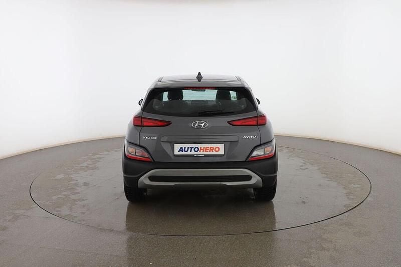 Usado Hyundai Kona 120 CV (88 kW) 2021 Gris SUV